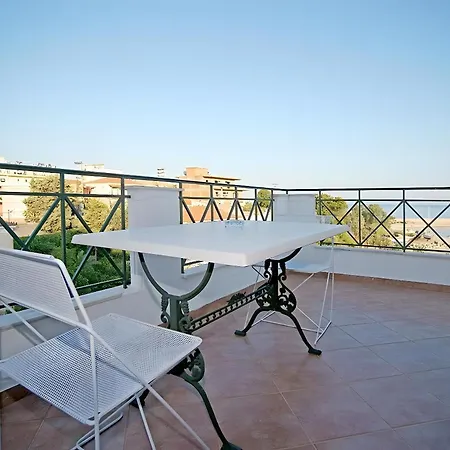 A View From The Attic Window Appartement *