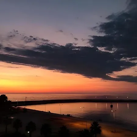 A View From The Attic Window アパート *