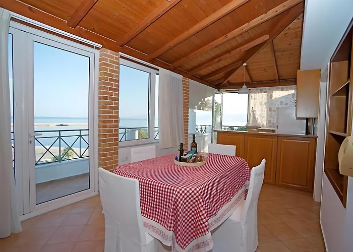 A View From The Attic Window Апартаменты *