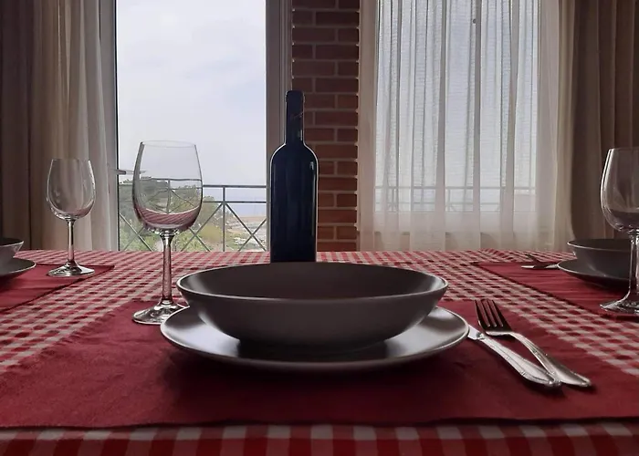 A View From The Attic Window キパリシア